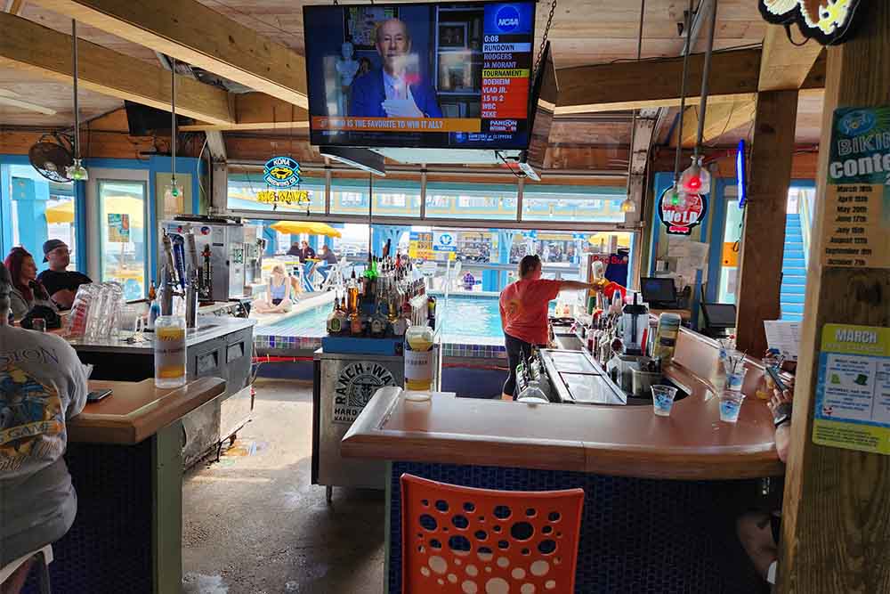 Float Pool & Patio Bar Stay Galveston